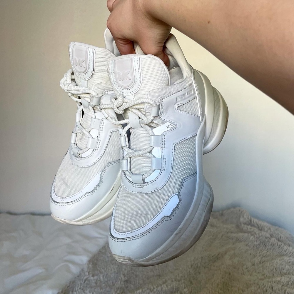 ⚡️ SOLD ⚡️ Michael Kors Olympia Trainers